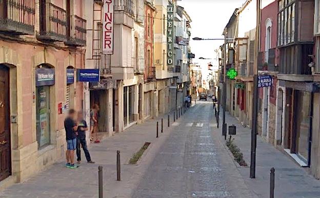 Robo en una tienda de telefonía móvil de la calle Trinidad de Úbeda