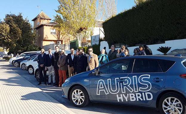Los Cerros promovió una caravana de coches eléctricos e híbridos entre Úbeda y Granada