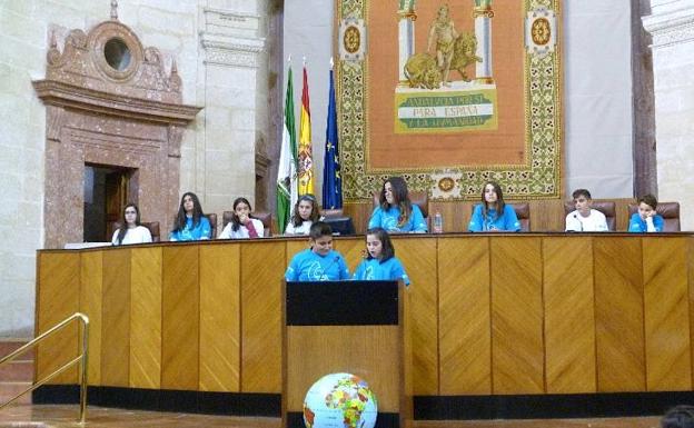 Alumnos ubetenses pidieron en el Parlamento Andaluz medidas para frenar el cambio climático
