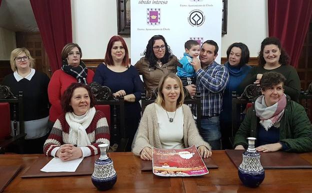 Festival benéfico de villancicos para ayudar a un niño de dos años con parálisis cerebral