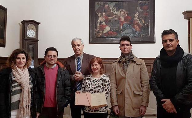 Cesión al Ayuntamiento de una primera edición de la 'Historia de Úbeda' de Miguel Ruiz Prieto