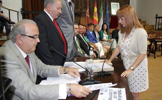 La justicia da la razón al que fuera secretario del Ayuntamiento de Úbeda, que podrá volver a su puesto