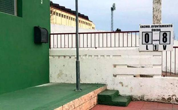 Instalados dos desfibriladores en las instalaciones deportivas municipales