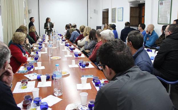 Amplia participación en la segunda cata de aceite de las Jornadas Gastronómicas en el Renacimiento