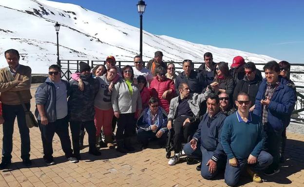 Los usuarios del Centro Ocupacional disfrutan de unos días en Sierra Nevada