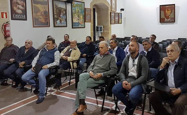 Diseño del tercer plan director de arreglo de caminos rurales, dotado con 500.000 euros