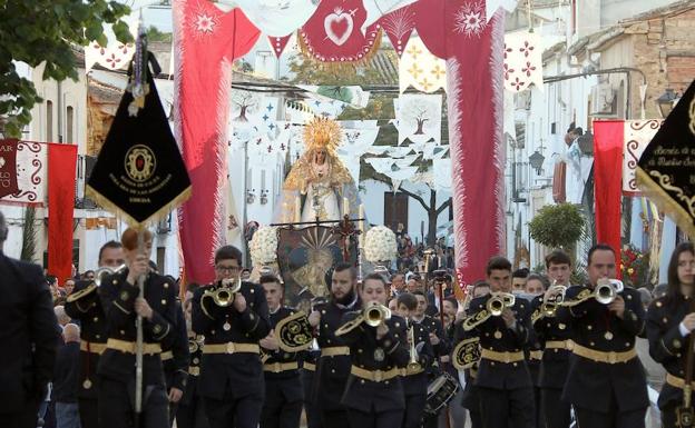 El barrio de San Millán se volcó con la Virgen de la Soledad en la festividad de la Ascensión