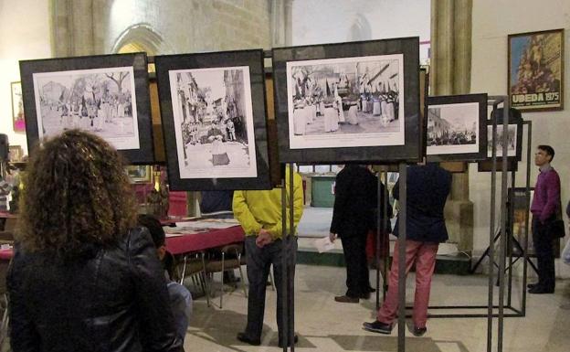 Exposición de fotografías y carteles de cultos de la Cofradía de la Oración en el Huerto