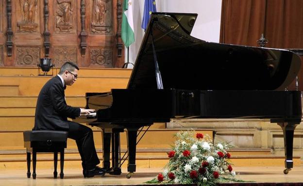 El pianista Chun Wang abrió el segundo fin de semana del Festival de Música y Danza