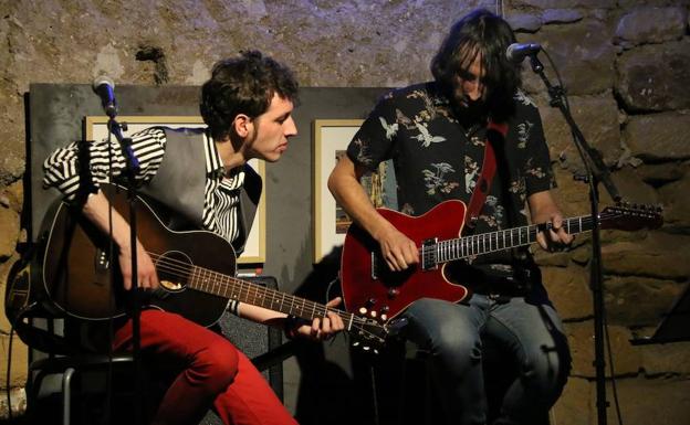 Santy Pérez presentó sus nuevas canciones en San Lorenzo