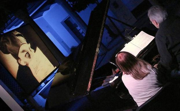 Viaje a los orígenes de la relación ya indivisible entre música y cine