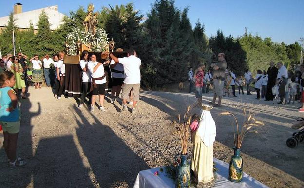 El residencial El Campillo recupera sus fiestas en honor a la Virgen del Carmen