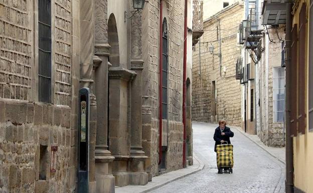 Estudian restringir el tráfico en la calle Montiel