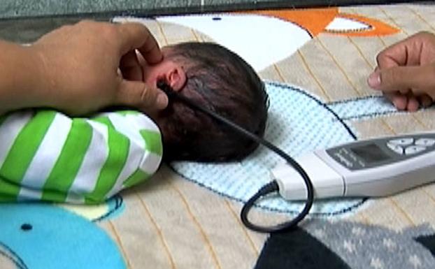 El hospital de Úbeda realizó en el primer semestre 508 pruebas a bebés para detectar problemas auditivos