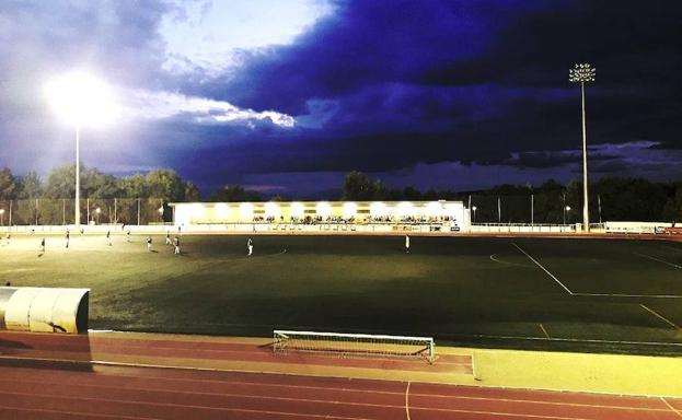 El PP critica el «lamentable» estado del complejo polideportivo 'Antonio Cruz Sánchez'