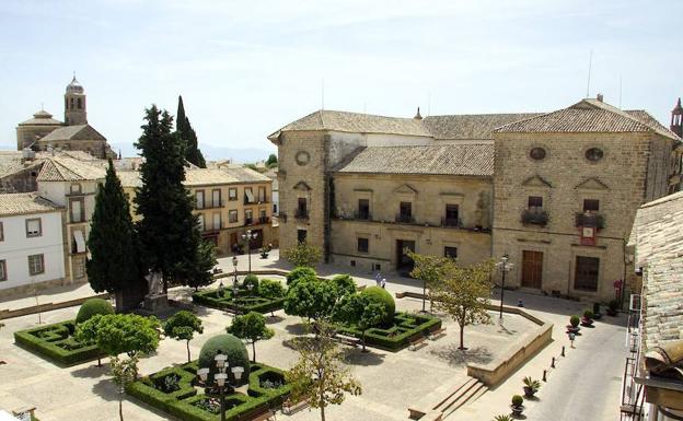El Ayuntamiento de Úbeda convoca una concentración y tres días de luto por el presunto crimen machista