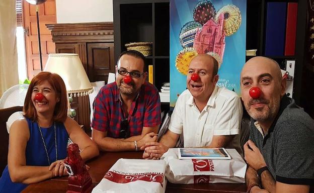 Los Salpiñoni visitaron el Ayuntamiento en las horas previas a su pregón de la Feria de Úbeda