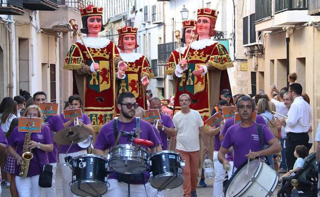 Multitudes para recibir la Feria de San Miguel