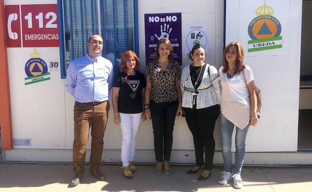 Un Punto Morado en la feria dentro de la campaña de prevención y asesoramiento ante agresiones sexuales