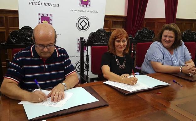 Un nuevo espacio para que las personas mayores puedan bailar los fines de semana