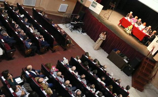 Diego Carcedo analizó en Úbeda la evolución de los medios de comunicación y del periodismo