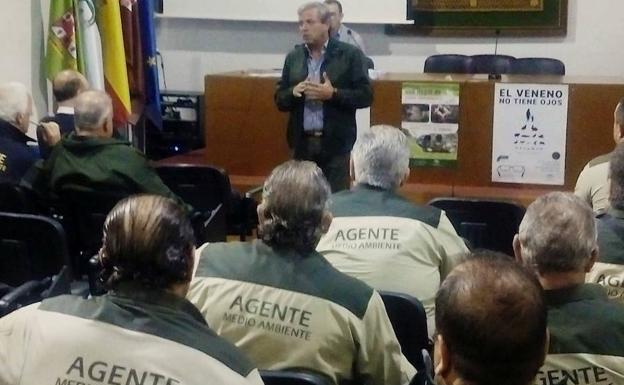 Agentes de Medios Ambiente y efectivos del Seprona se forman en la detección de cebos envenenados