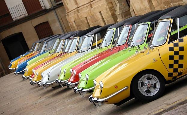 Encuentro en Úbeda del Club Seat 850 Coupé y Spider de España