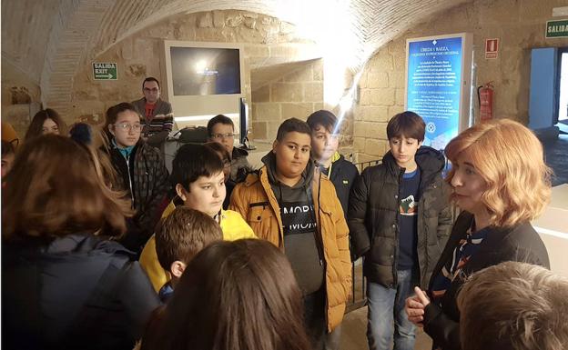 Visitas guiadas y charlas para que los escolares aprendan a valorar, respetar y conservar su patrimonio