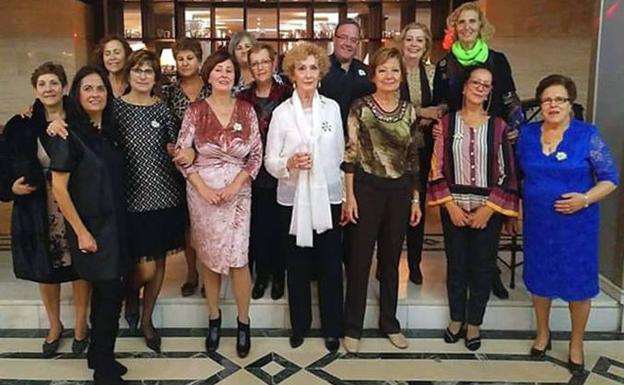 La Asociación Española Contra el Cáncer celebró su tradicional comida benéfica