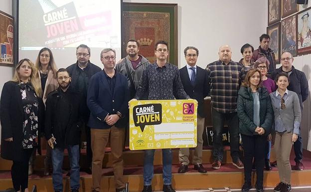 Alrededor de cien empresas de Úbeda se adhieren a la campaña del Carné Joven