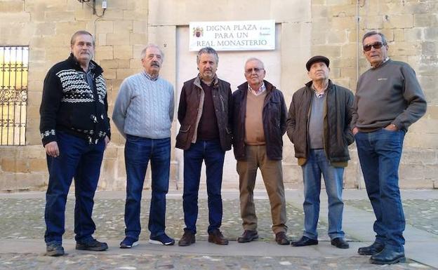 Los Caballeros Veinticuatro mostraron su satisfacción por la actuación en la plaza de Santa Clara