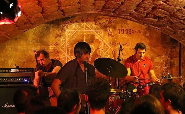Caminando por el lado rústico de la música