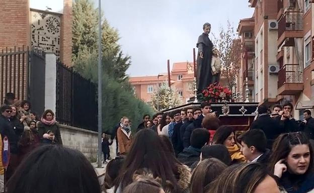 Procesión de San Juan Bosco en las vísperas de su festividad