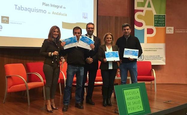 Reconocen la labor contra el tabaco del hospital de Úbeda y varios centros de salud