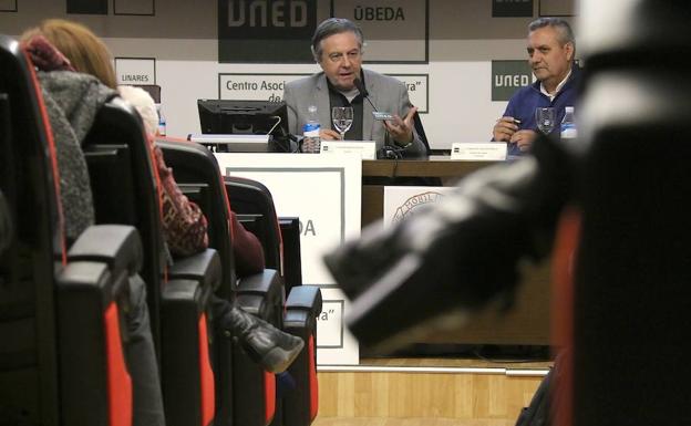 Felipe Benítez Reyes pasó por Úbeda para hablar de su novela 'El azar y viceversa'