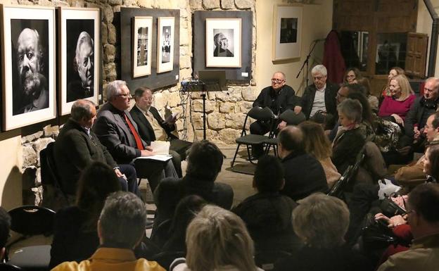 Presentación del poemario 'Caja de memorias' del ubetense José Molina