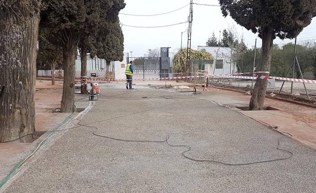Las obras de mejora del camino del cementerio están al 70% de su ejecución