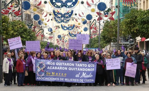 Dos marchas en favor de la igualdad dividieron la participación en Úbeda
