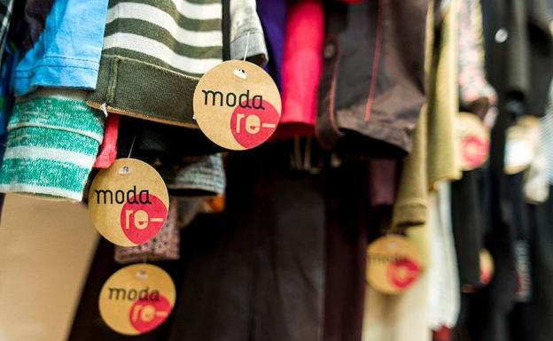 Cáritas abrirá el viernes en Úbeda su tienda de ropa de segunda mano