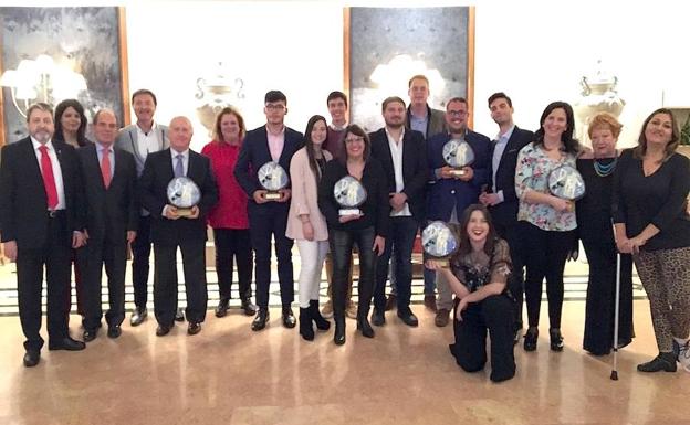 Jóvenes que son ejemplo de ciudadanía