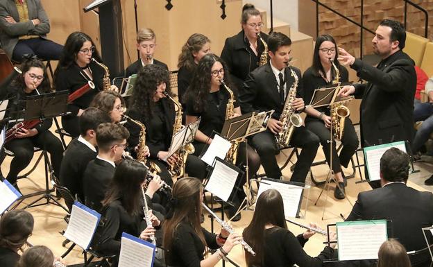 Concierto de música cofrade a cargo de la banda joven de la Agrupación Musical Ubetense