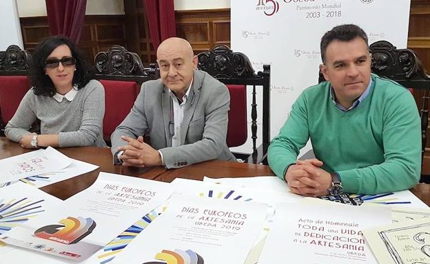 Homenaje a quienes llevan toda una vida manteniendo los oficios artesanos