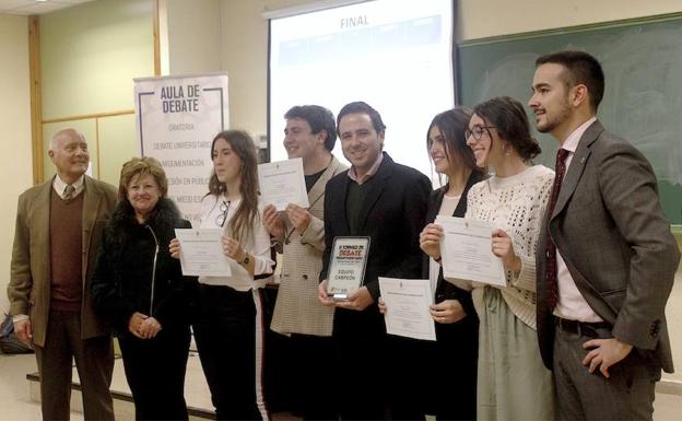 Safa Úbeda ganó el Torneo Preuniversitario de Debate de la UJA