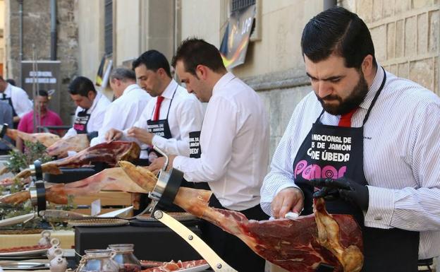 El segundo Concurso Nacional de Cortadores de Jamón tendrá como marco la plaza Primero de Mayo