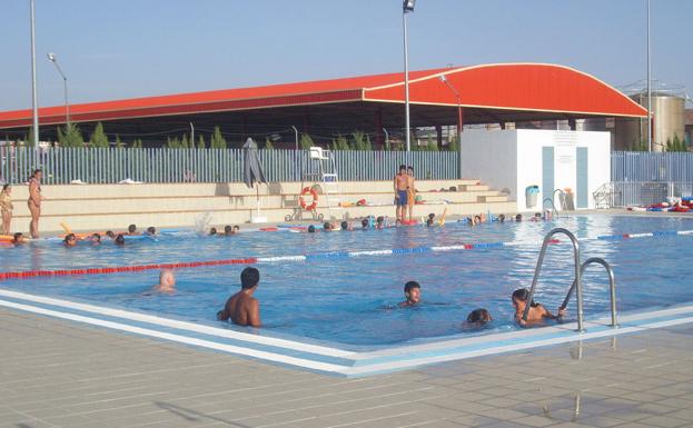 El Ayuntamiento de Úbeda prohíbe la entrada a la piscina municipal a un menor acusado de tocamientos