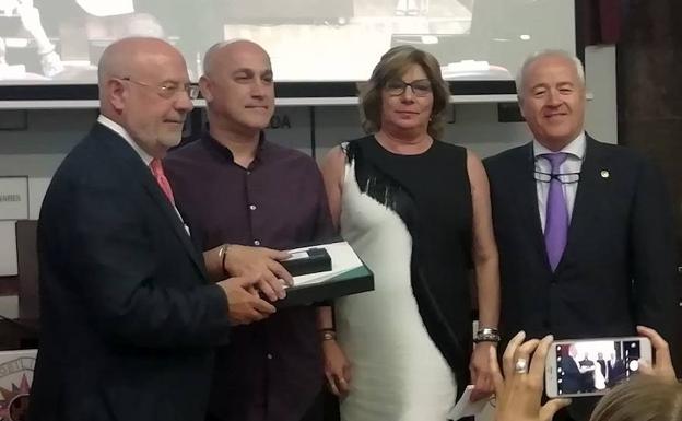 La UNED despidió el curso con diferentes reconocimientos a la comunidad educativa