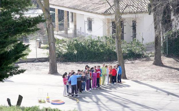 Rechazo a la supresión de una línea de Infantil en el colegio Juan Pasquau