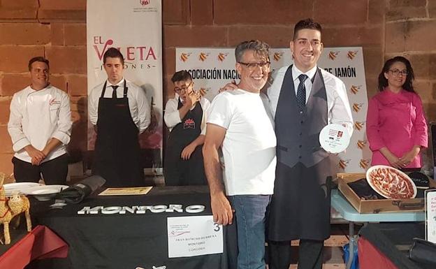 Galardón para el ubetense Antonio Expósito por su destreza en el corte de jamón