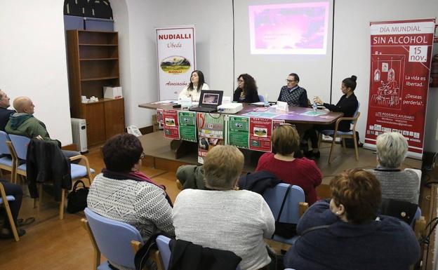 Casi 400 personas comienzan al año un tratamiento por alcoholismo en la provincia