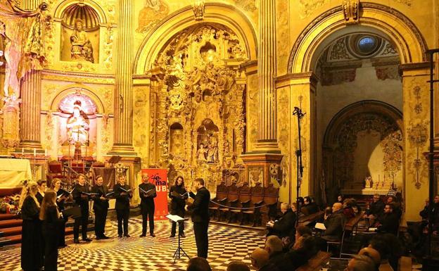 'Miserere' y 'Stabat Mater' sonaron en la Sacra Capilla de El Salvador